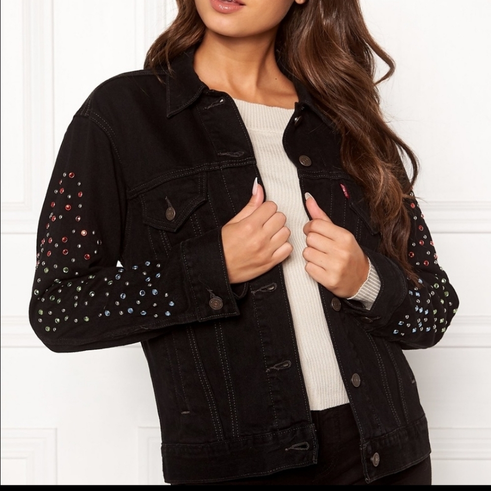 NWT Levi's premium ex boyfriend trucker jacket M